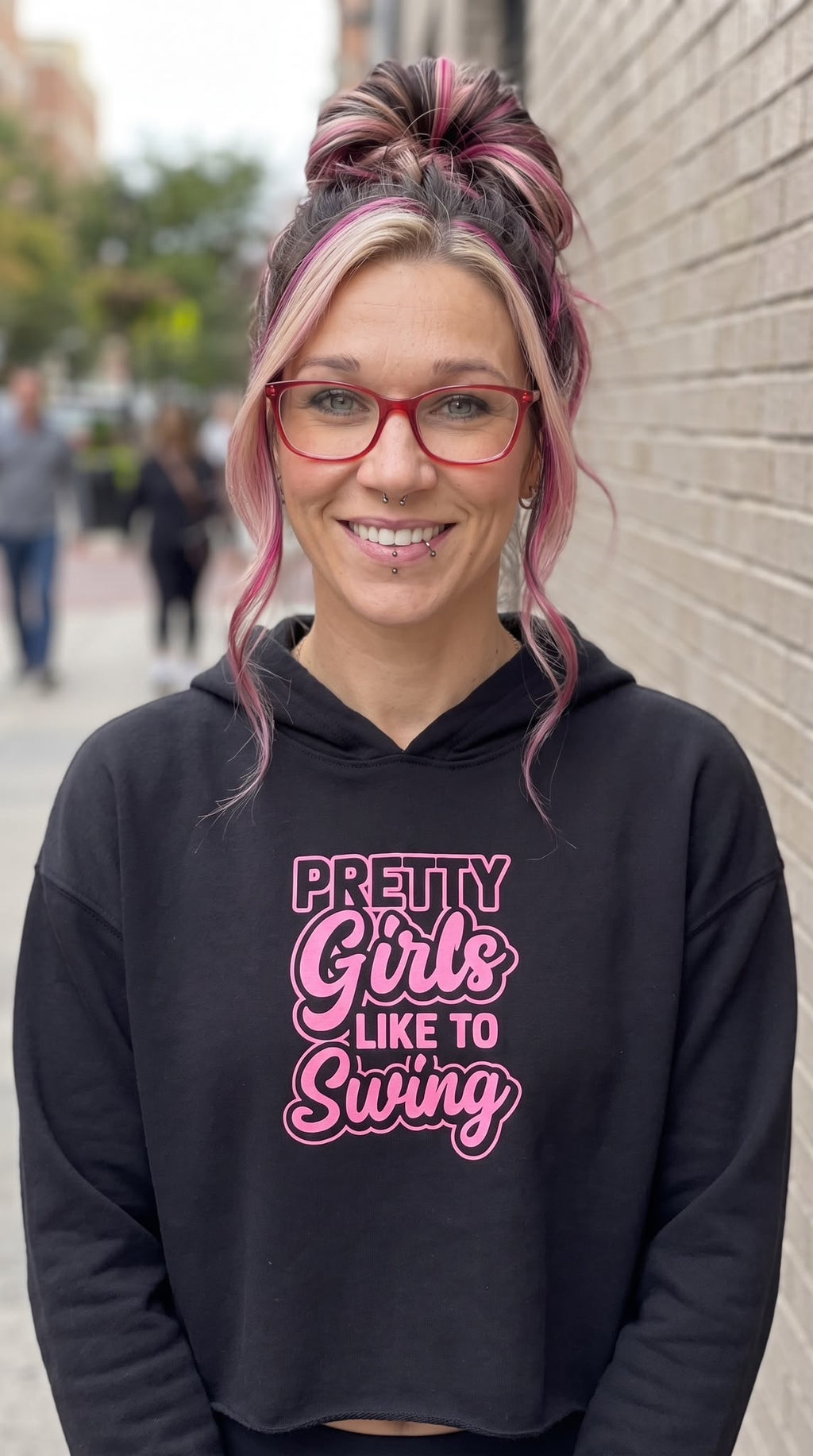 Pretty Girls like to Swing - Women's Relaxed T-Shirt